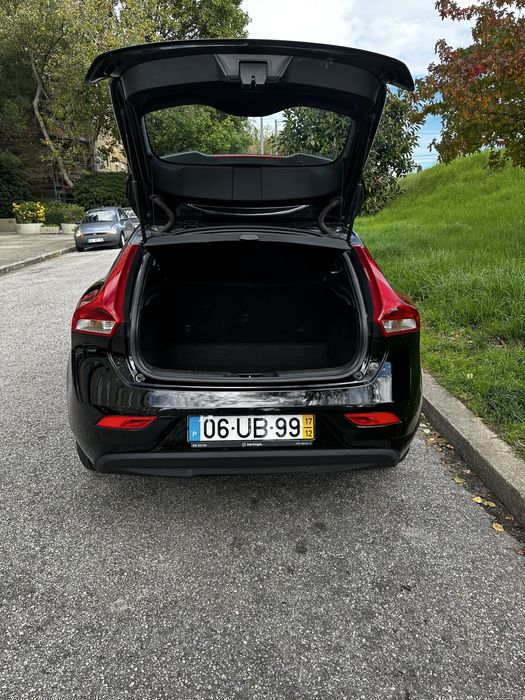 Volvo V40 com 106 mil km