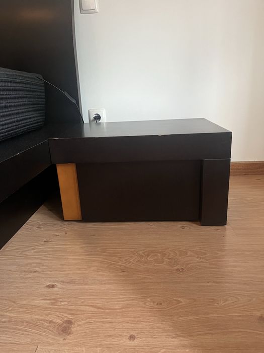 Quarto completo com 2 mesinhas 2 camiseiros 1 espelho