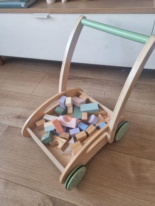 Drewniany pchacz z klockami! Wózek The Wildies Fami Joueco! Eco
