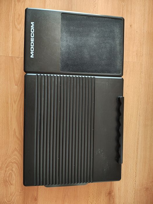 Stolik pod laptopa