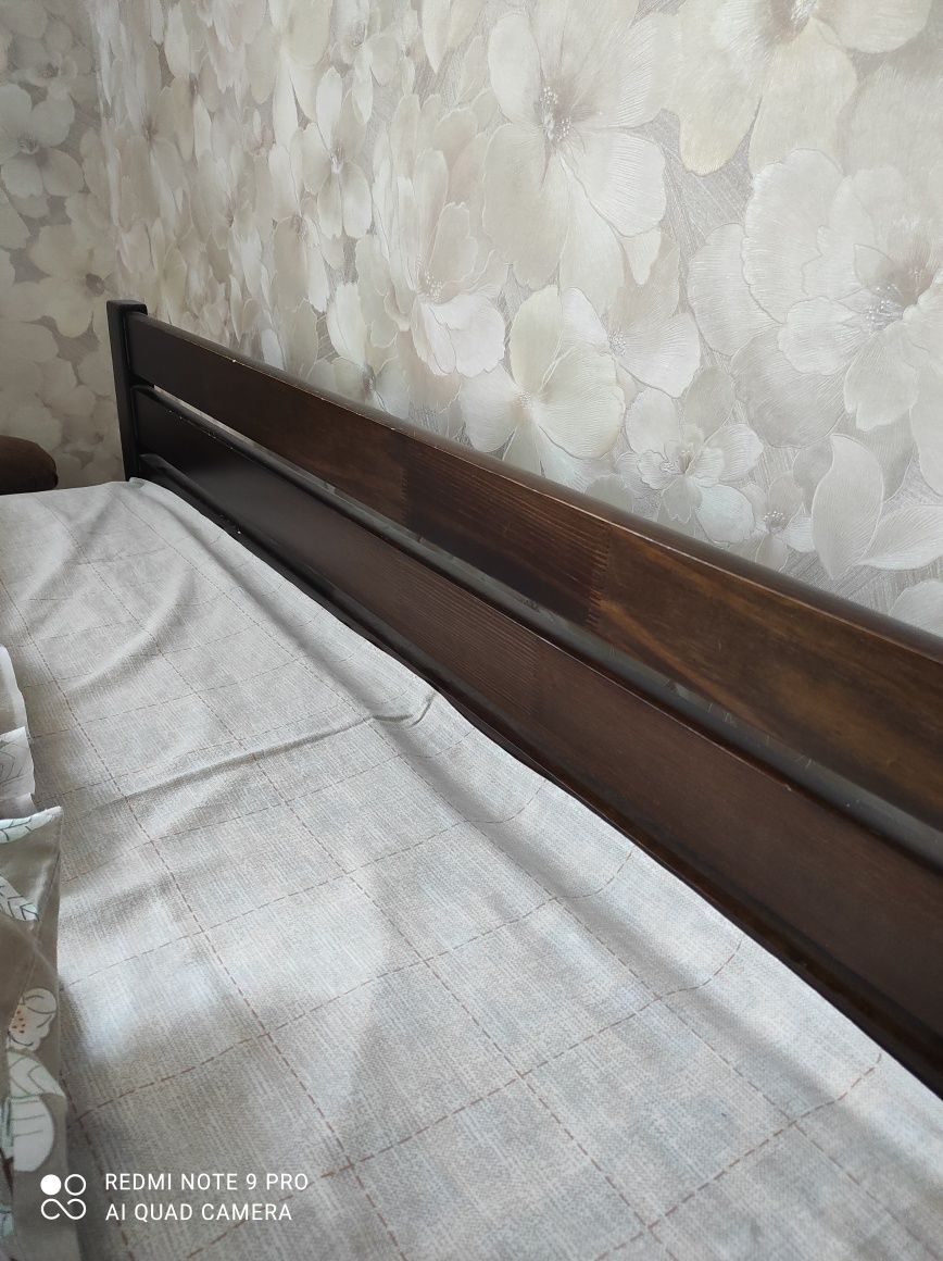 Ліжко двоспальне дерев'яне