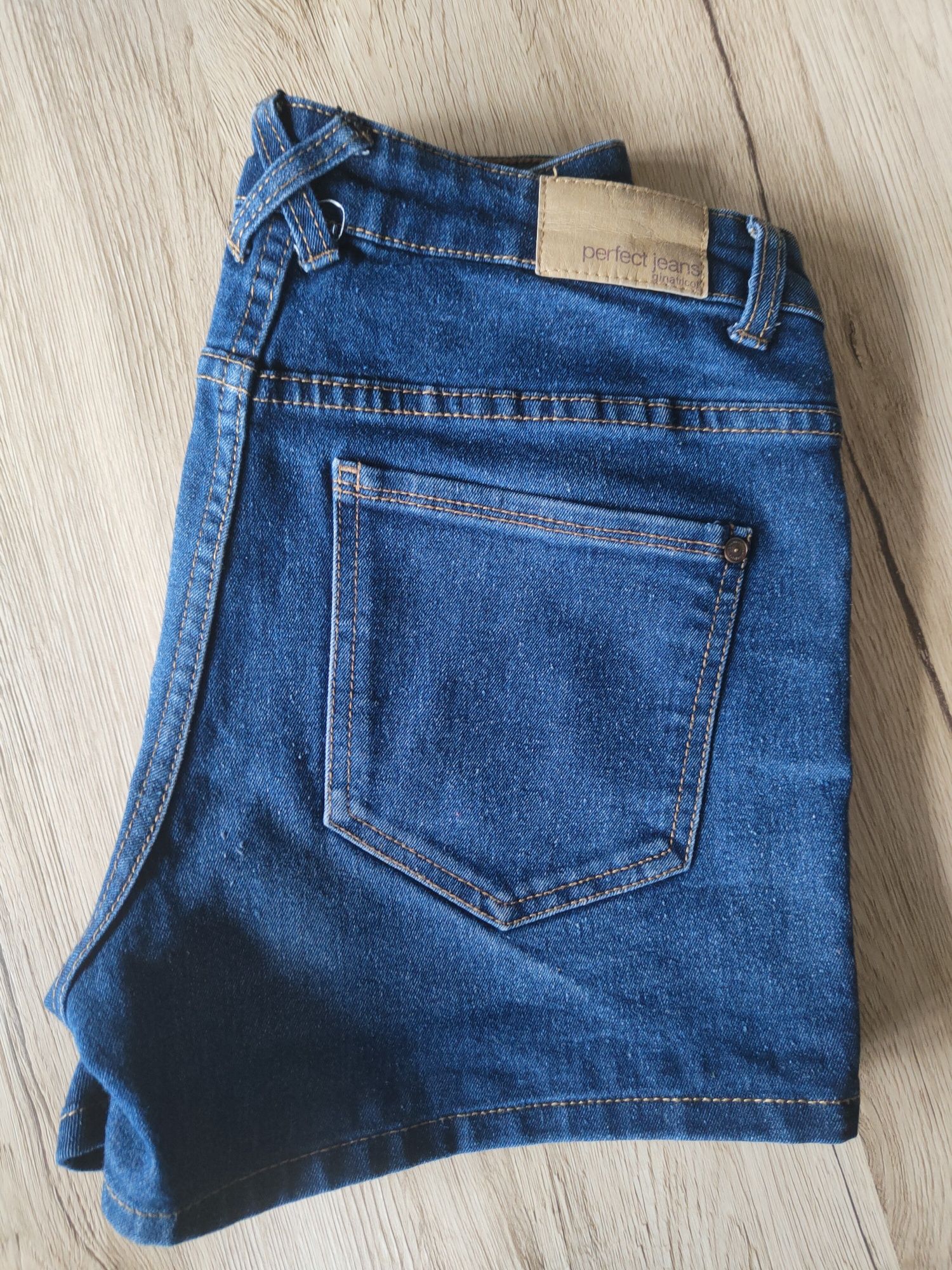 Szorty jeansowe gina tricot