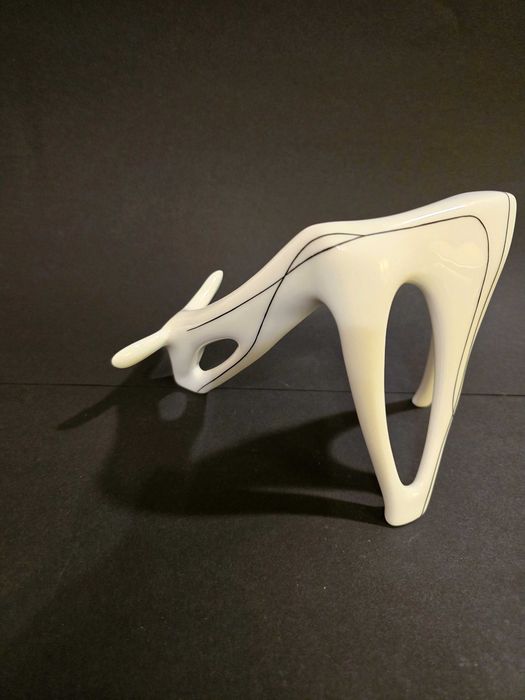 Figurka Ćmielów "Sarna" projekt Lubomir Tomaszewski