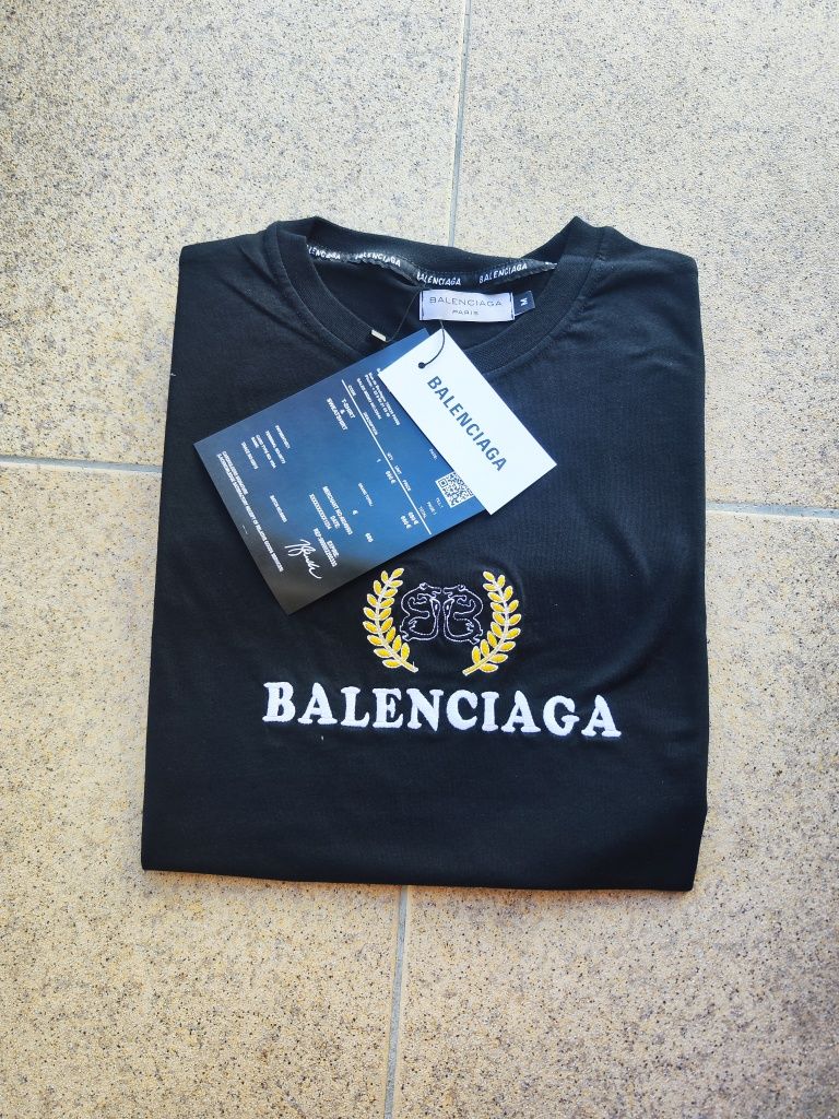 T Shirt Balenciaga Tamanho M