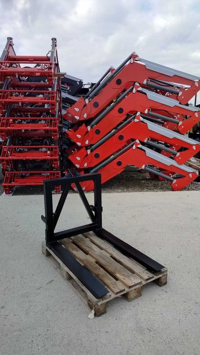 Paleciak na tył ciągnika TUZ