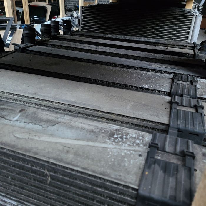 Радіатор інтеркулера 1.5 2.0 dci Рено Лагуна 3