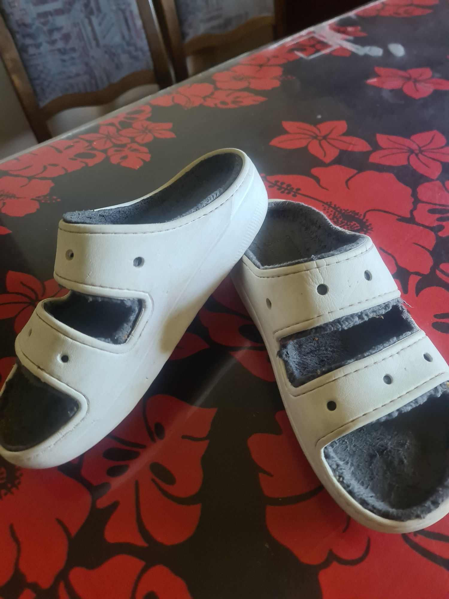 Klapki Crocs białe
