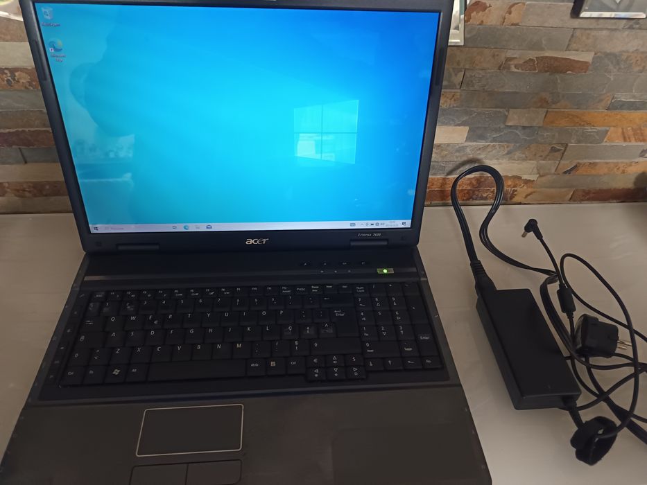 Portátil Acer Extensa 7630