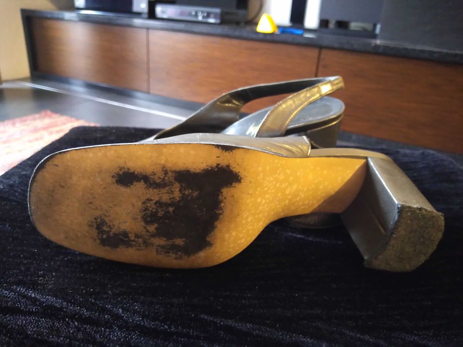Sapatos em pele genuína para pessoas mais velhas