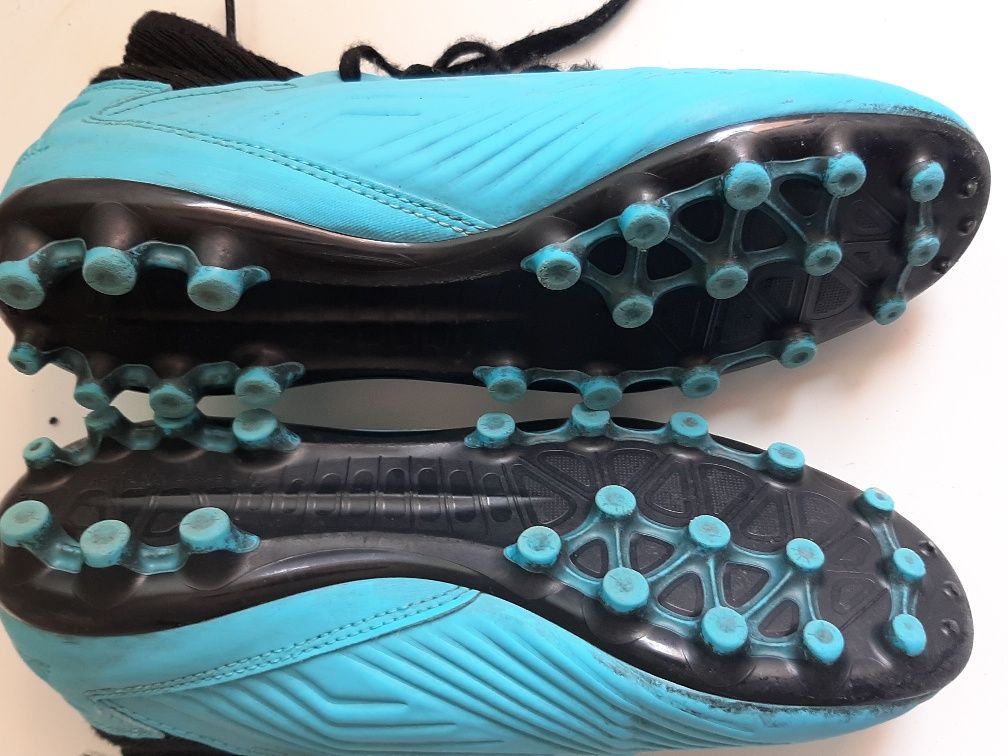 Chuteiras Nike Predator azuis 35
