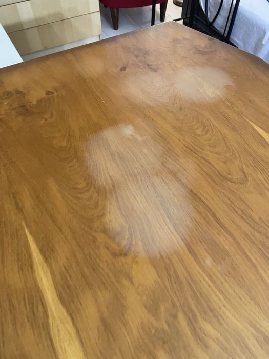 Mesa sala de jantar e cadeiras