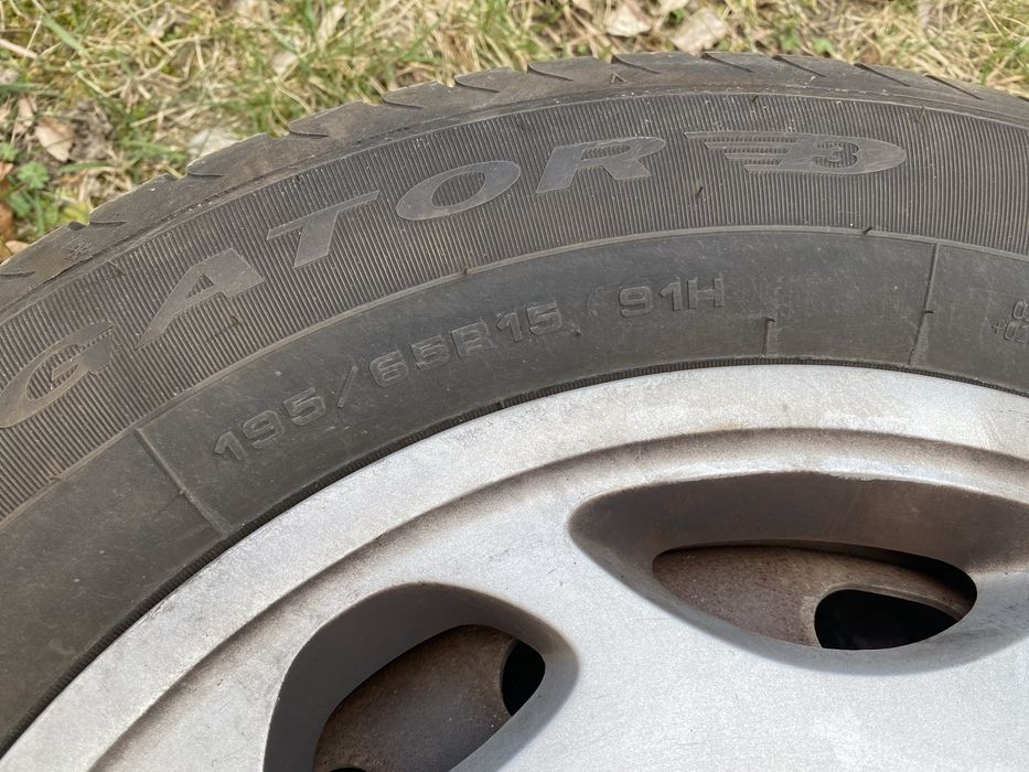 Zestaw Opony całoroczne z felgami do focusa mk2 195/65 R15 6Jx15x52,5