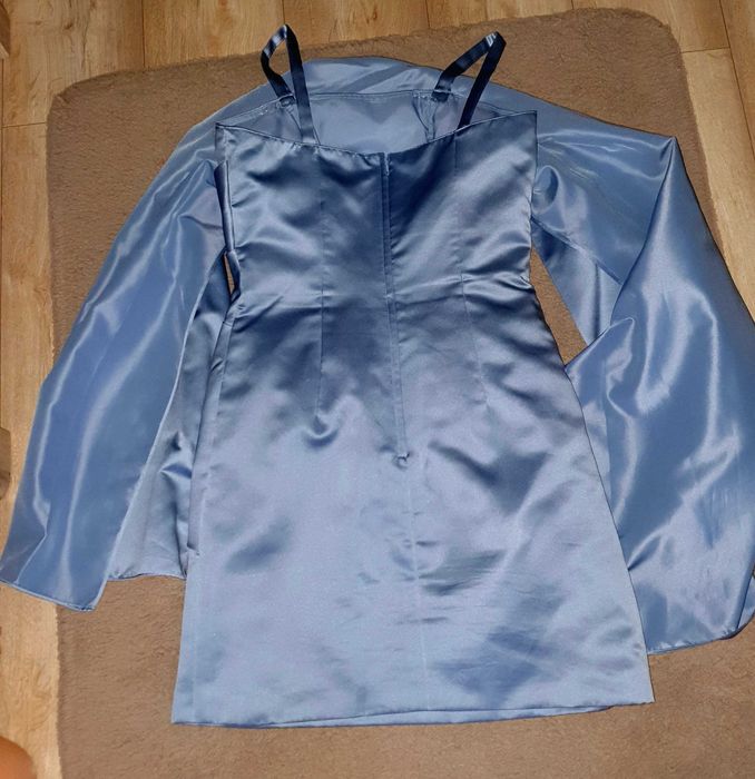 Mała elegancka sukienka mini