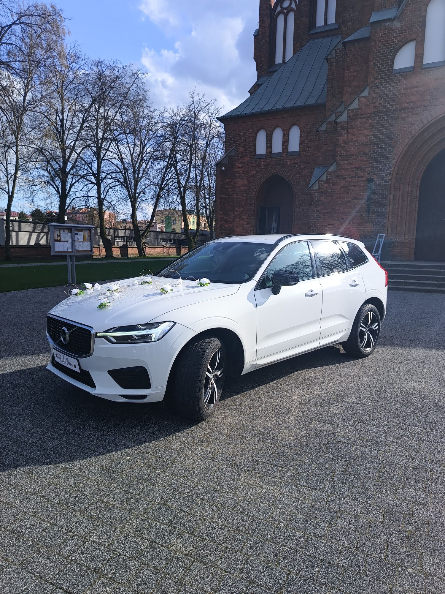 Auto do ślubu Volvo XC60 R – desing i BMW X4 M- pakiet