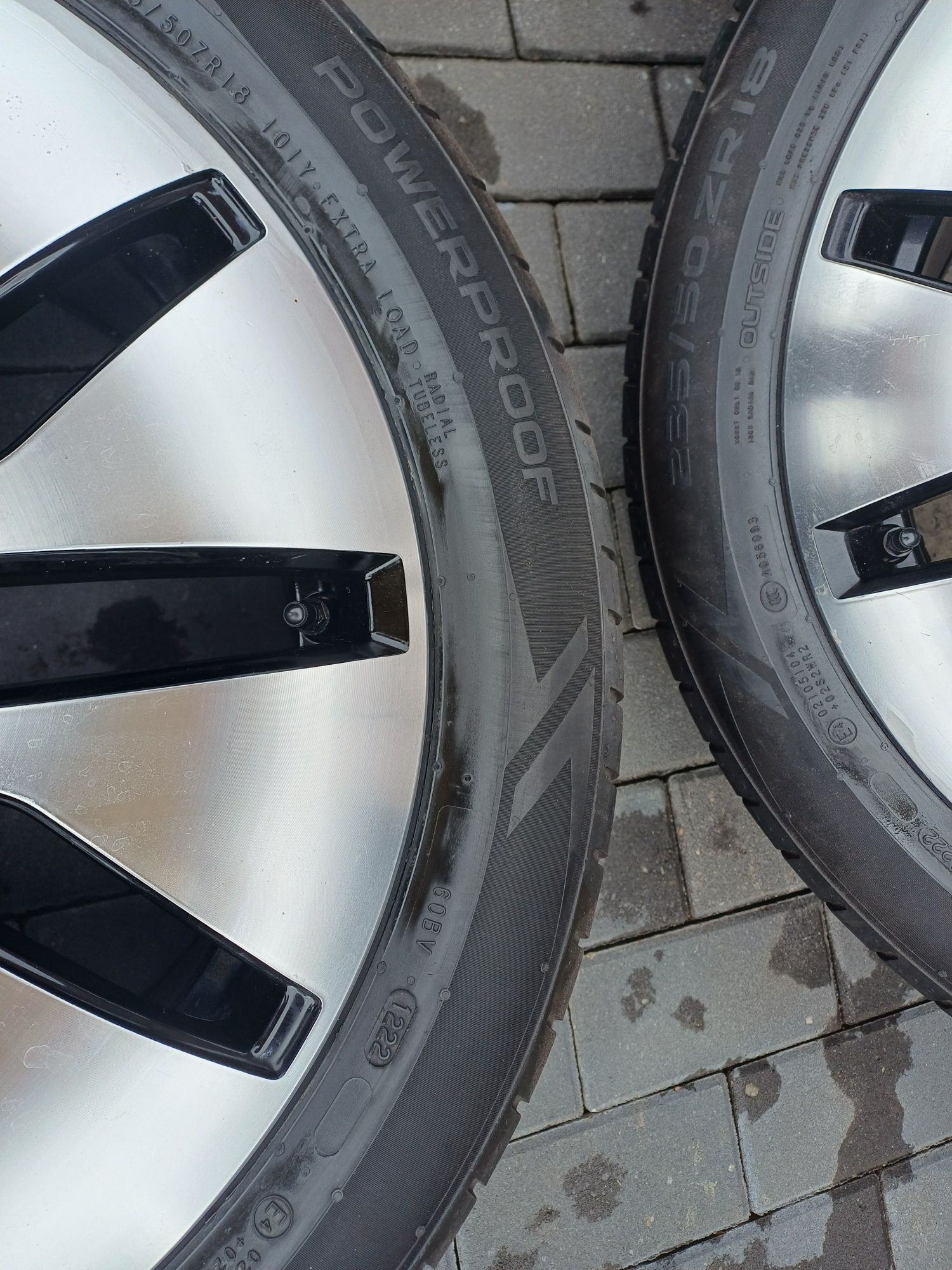 Nokian 2022r 235/50/18 Koła Felgi R18 Lato Motec chrom 5×114.3 CNC SUV