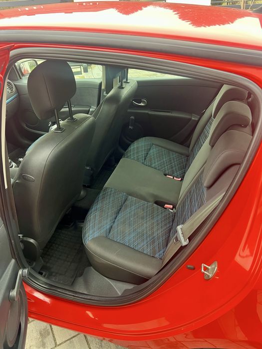 Zadbane Renault Clio 1.2B 2009r