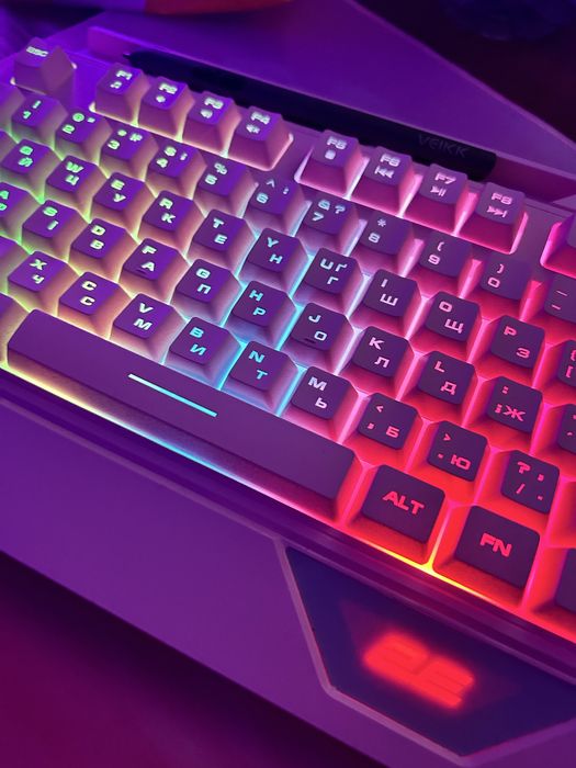 Продаю мембранну рожеву клавіатуру