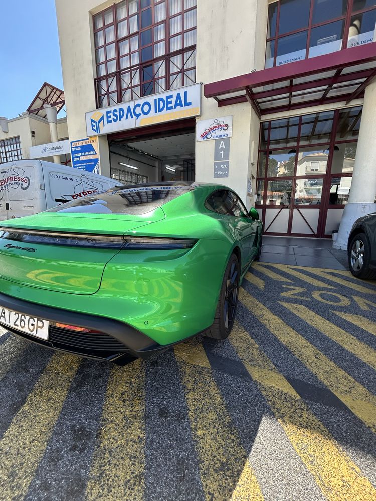 Porsche taycan gts