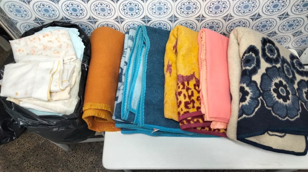 5 cobertores + lote de cortinas e cortinados