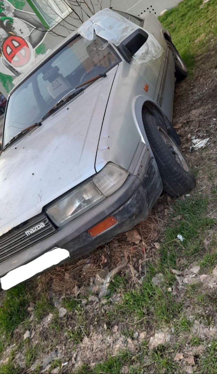 Автомобиль Mazda 626