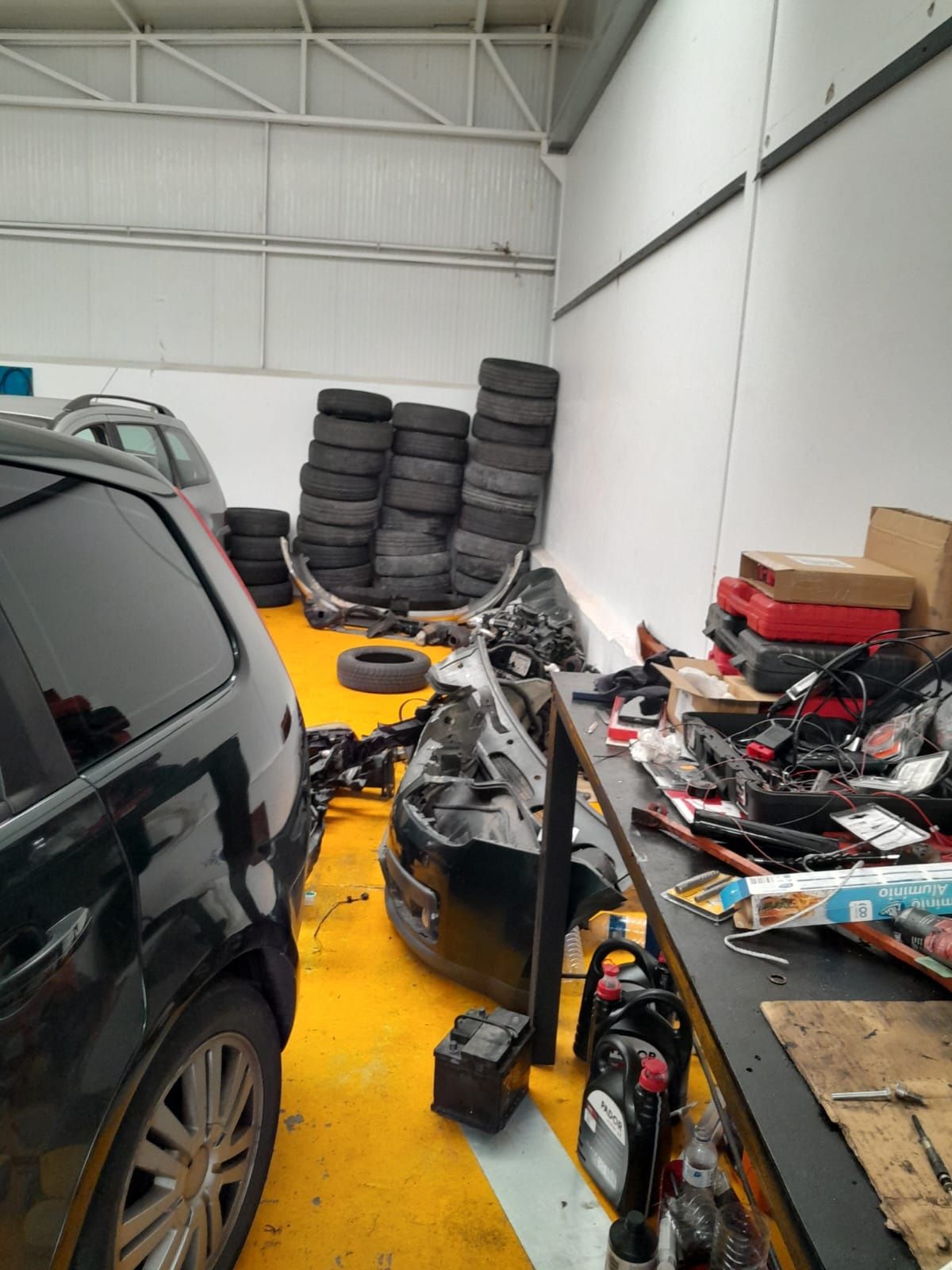 Trespasse de oficina de reparação automóveis e pneus a funcionar