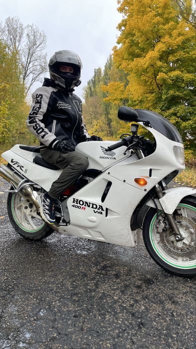 Мотоцикл Хонда vfr 400 R