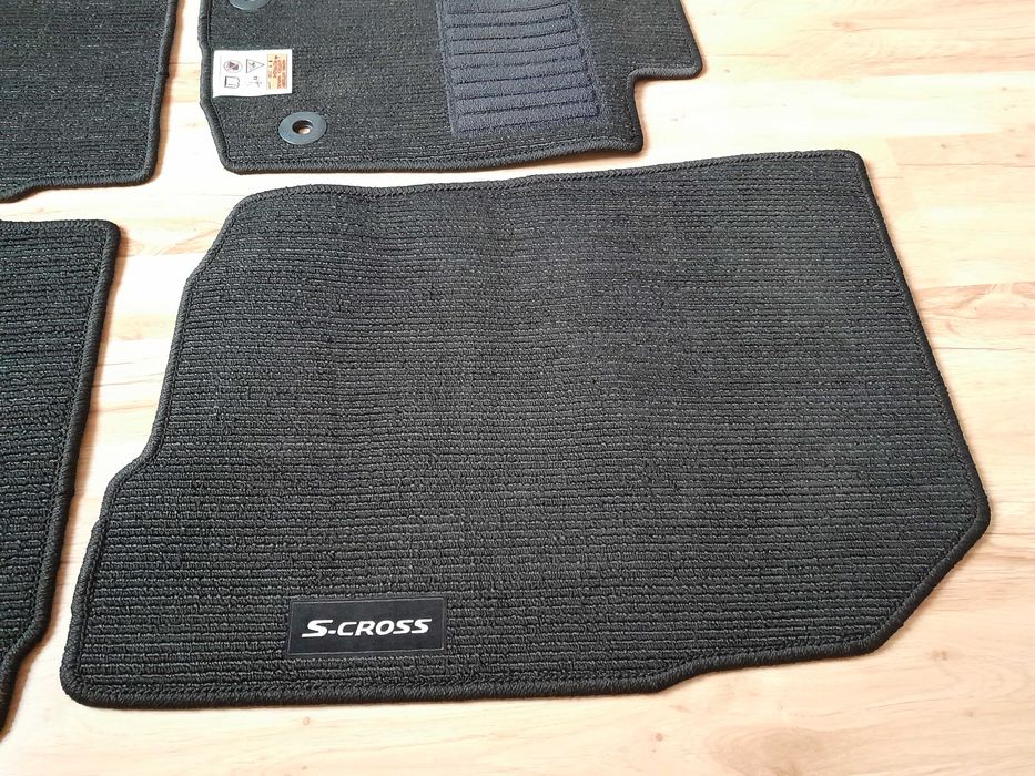 Dywaniki welurowe Suzuki S-CROSS Hybrid