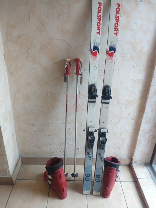 Narty z kijkami i butami