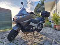 Honda integra 750 ótimo estado