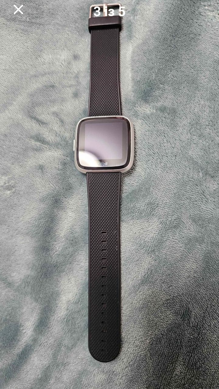 Смарт годинник Fitbit versa original