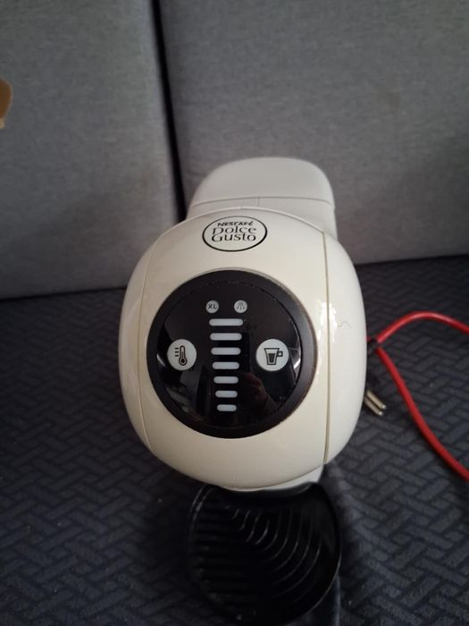 Ekspres na kapsułki NESCAFÉ Dolce Gusto GENIO S KP240