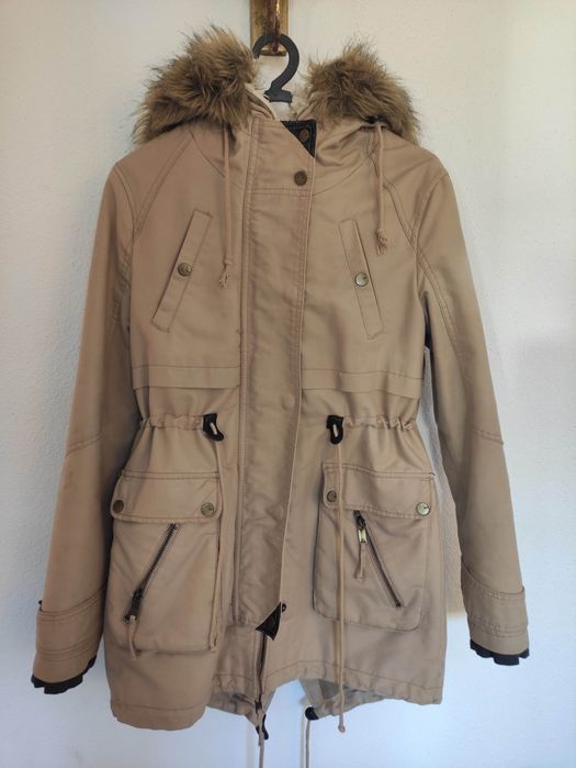 Casaco de inverno / parca com capuz