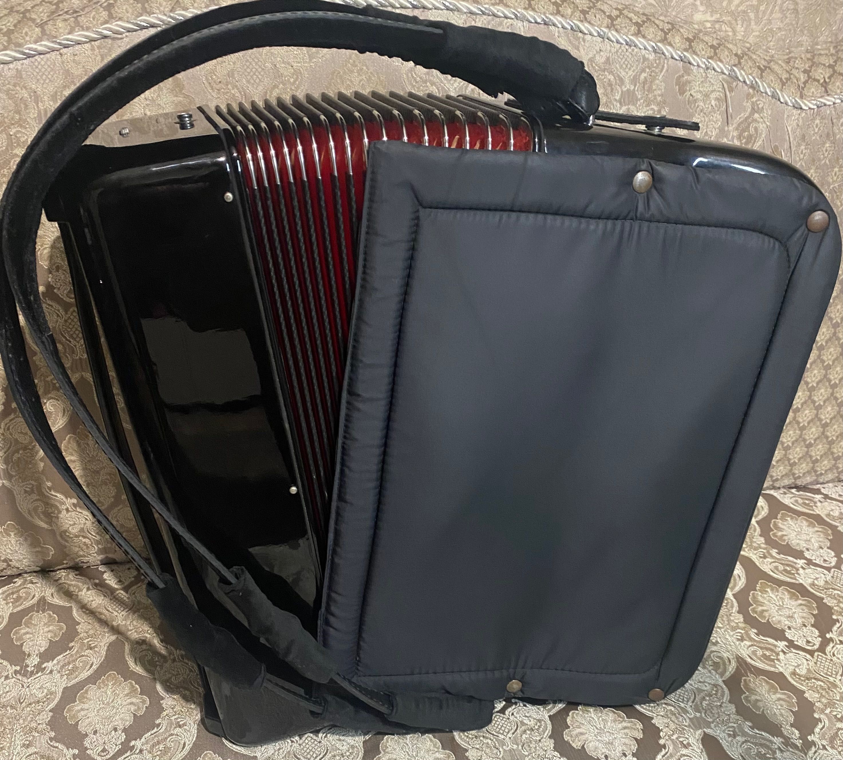 Продам баян Sonola (Guerrini)