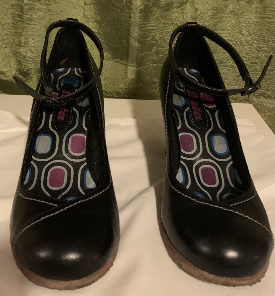 Sapatos em couro azuis