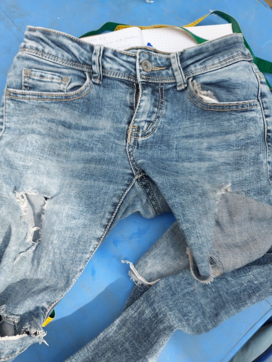 Spodnie jeans z dziurkami damskie rozmiar XS firma G-SMACK