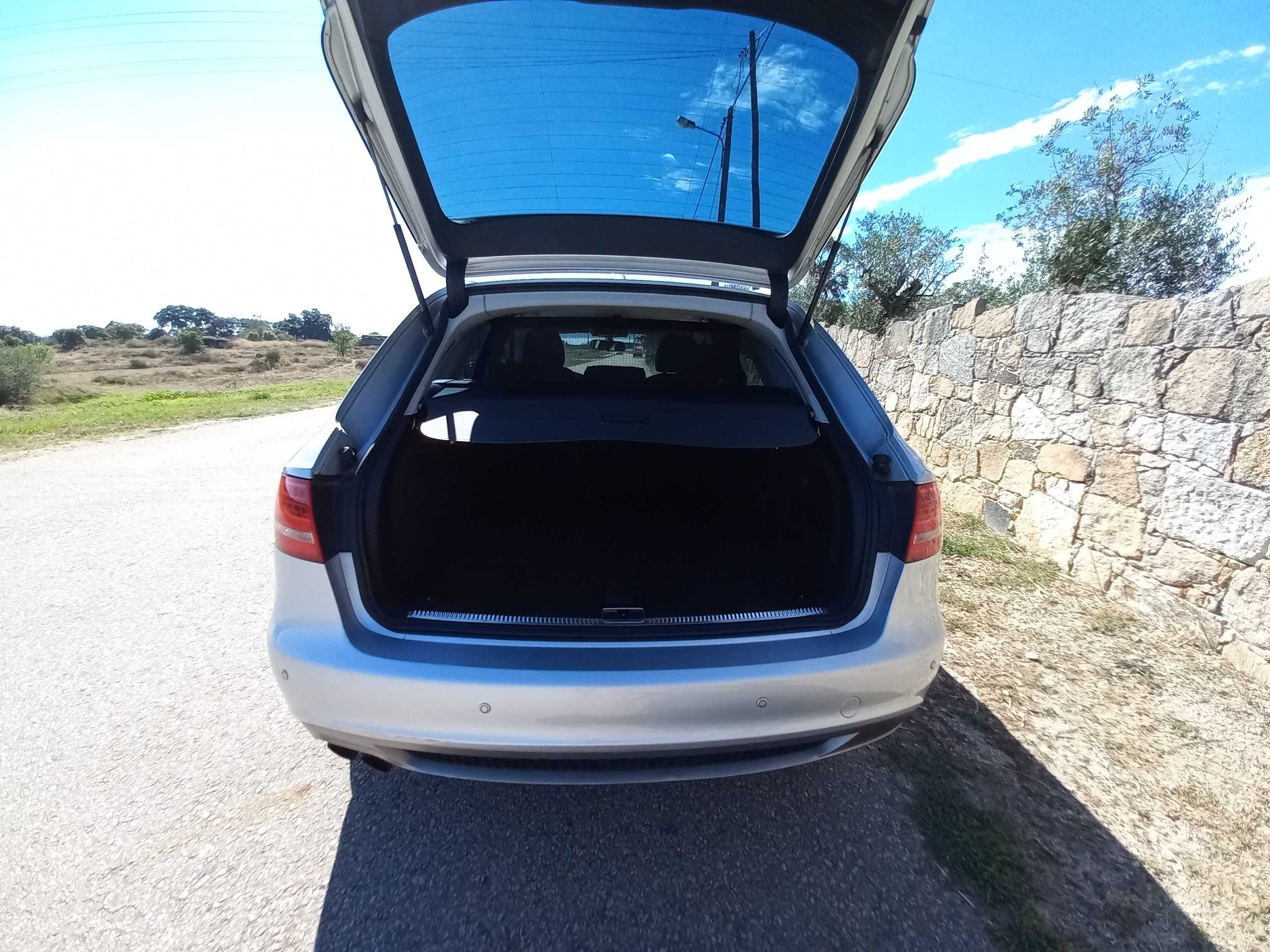 Audi A4 2.0 TDI S-LINE