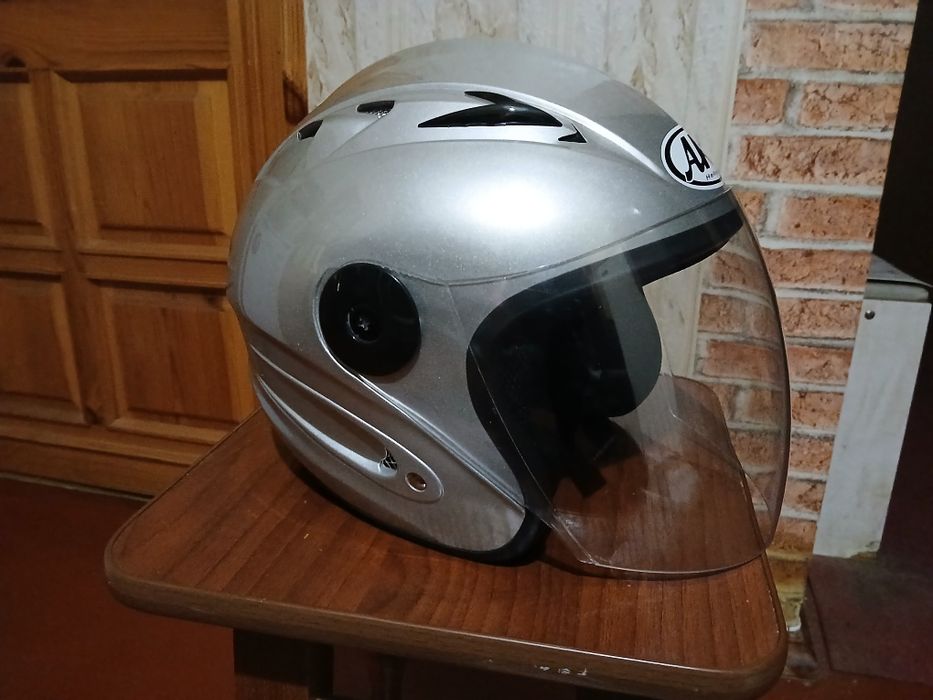 Шолом для мотоцикла.  Шлем для мотоцикла.