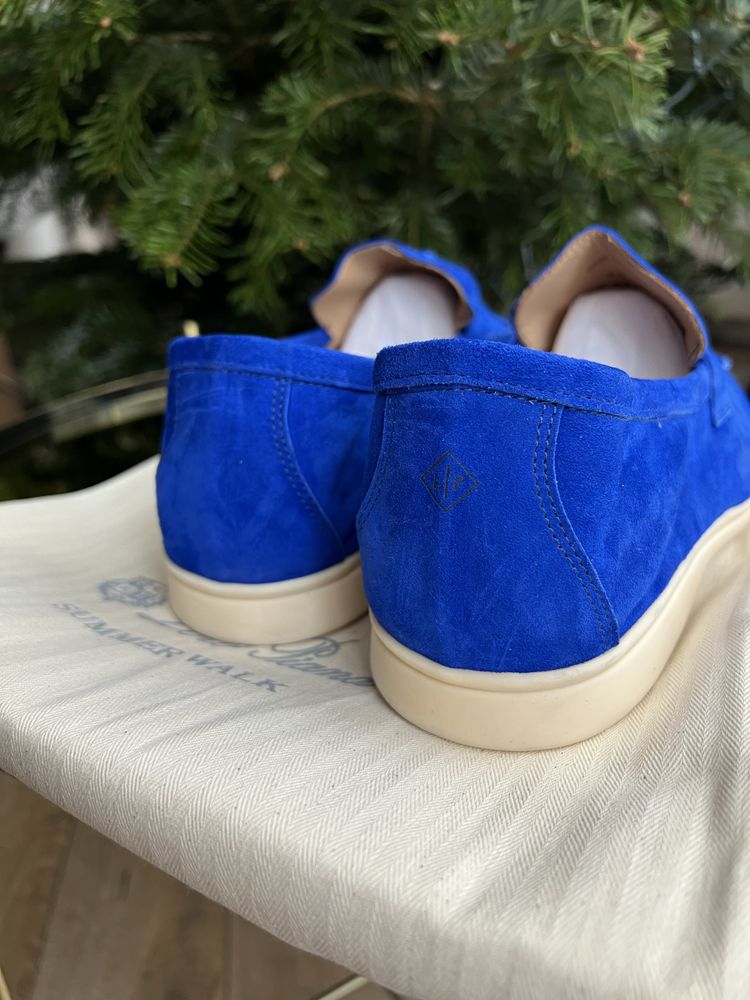Loro Piana Summer Walk (35-46)