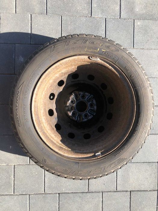 Felgi stalowe wraz z oponami R15 195/60