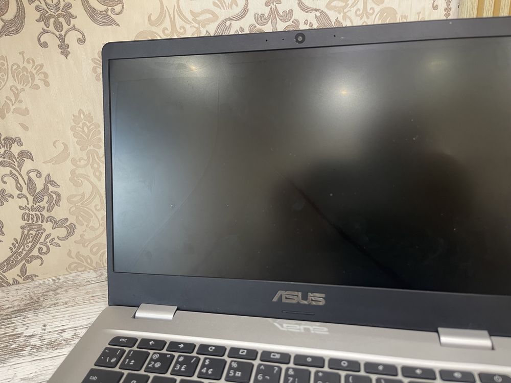 Asus Chromebook c423n на запчастини