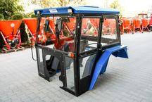 Kabina URSUS C-360 NAGLAK z metalowymi błotnikami (komfortowa)