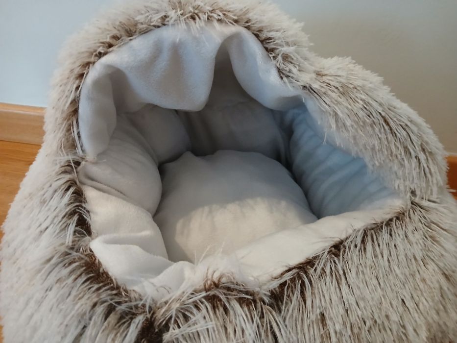 Cama felpuda para gato ou cão pequeno