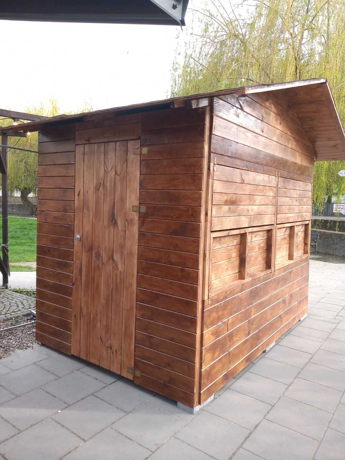 Domek z drewna,domek handlowy