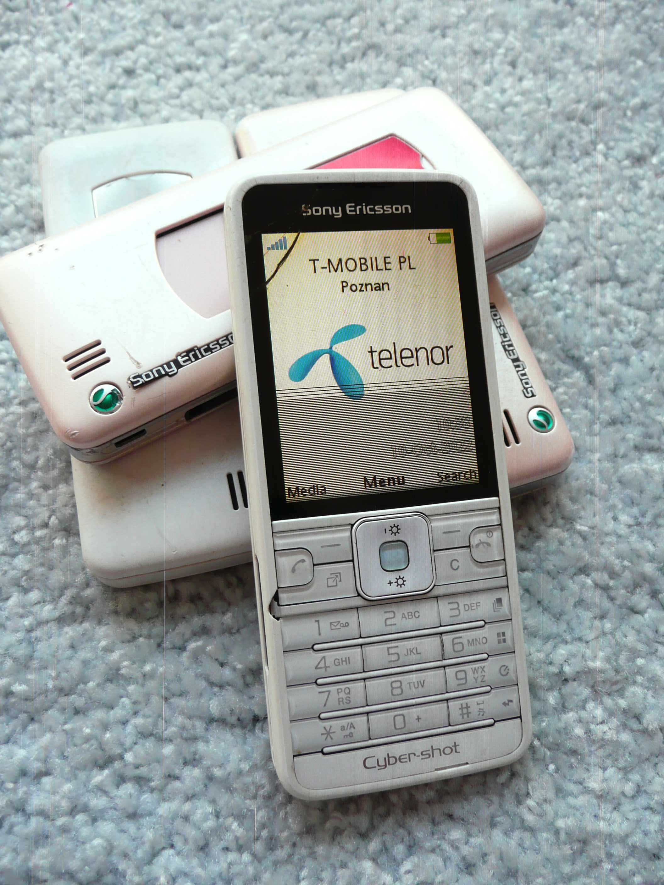 sonyericsson C901 pink white