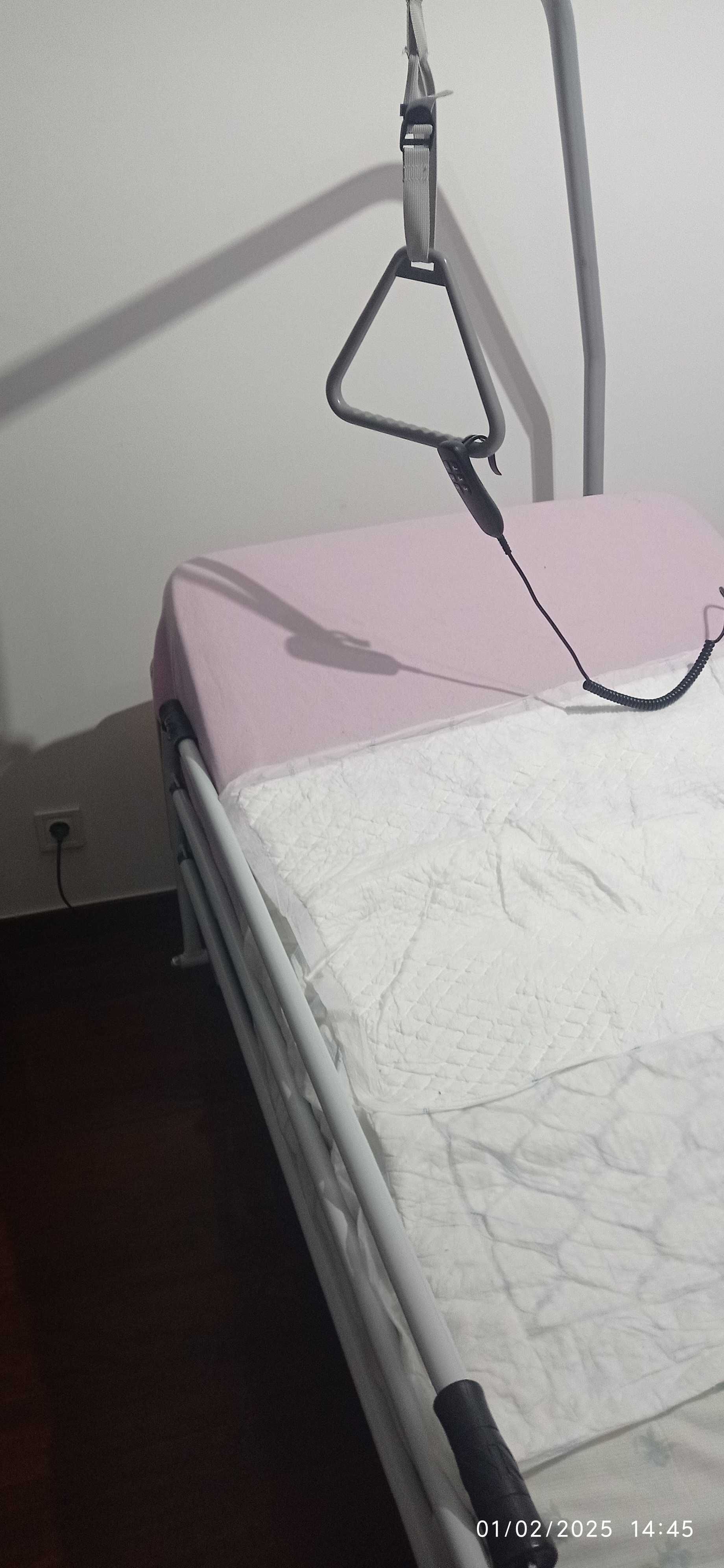 Cama articulada com colchão
