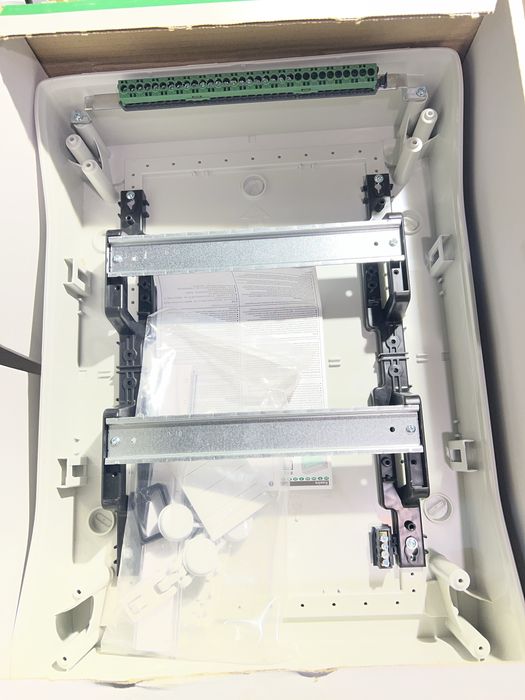 Schneider Electric Kaedra 13983 Щиток пластиковий