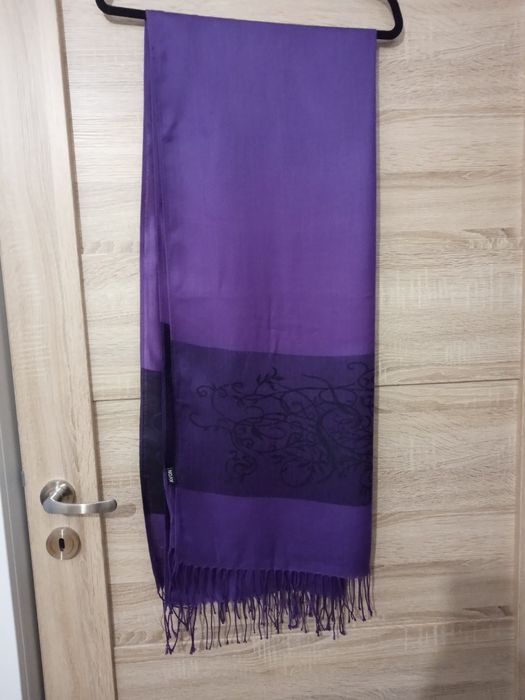 Fioletowy Szal Avon dł. 176 cm