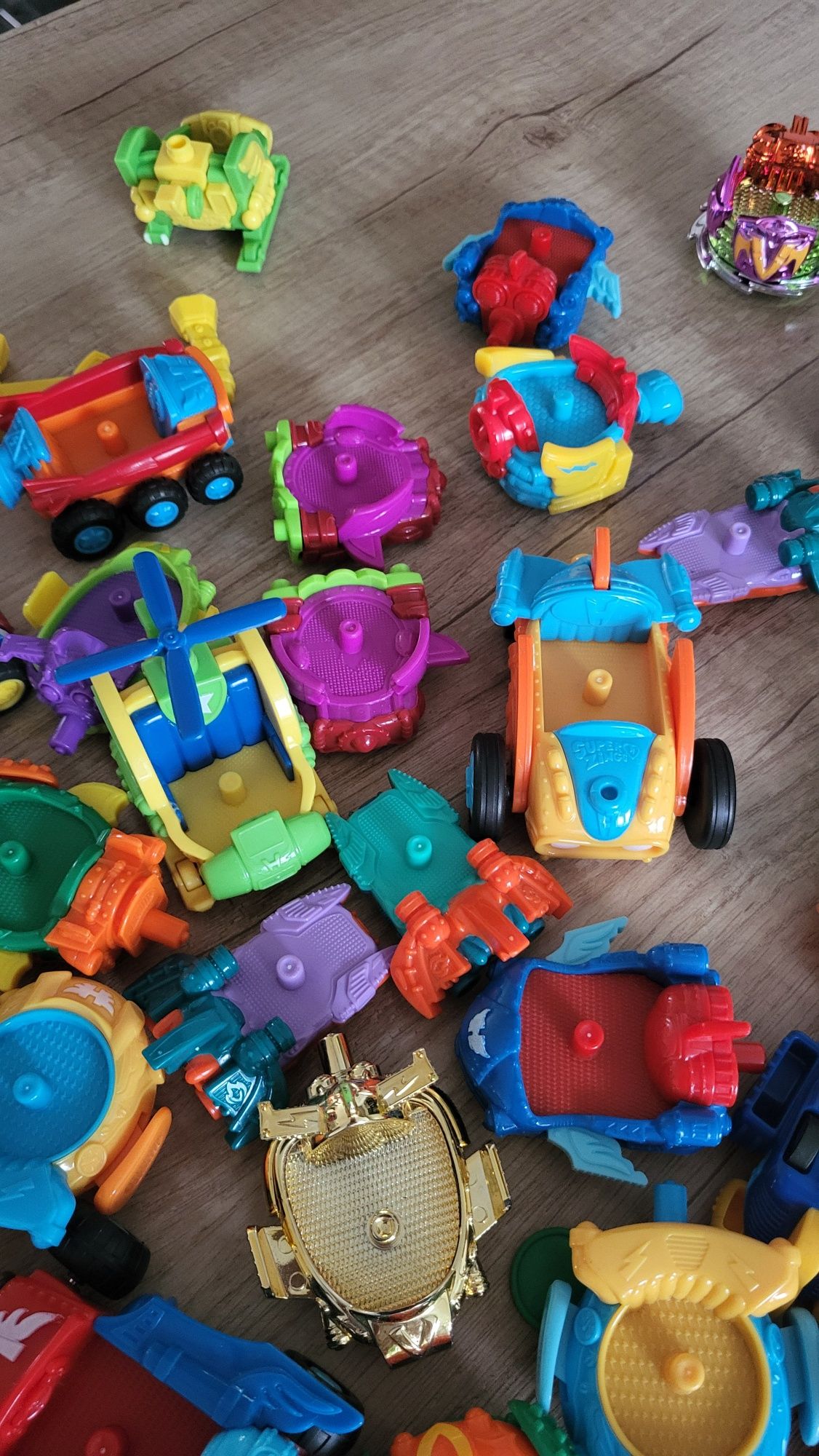 Pojazdy, bazy super zings