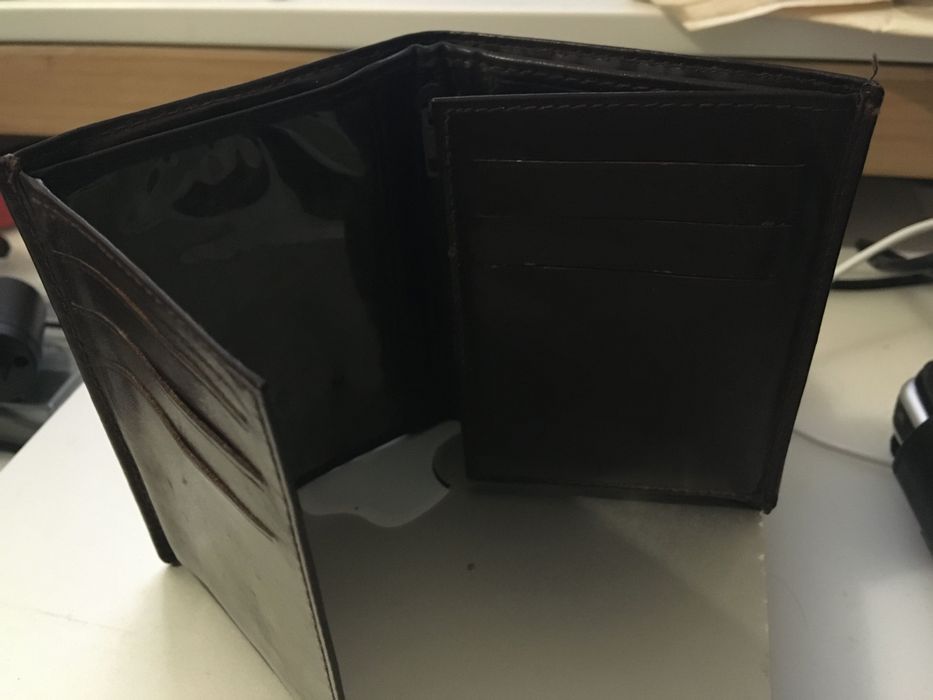 Carteira de Napa castanha escura perfeita