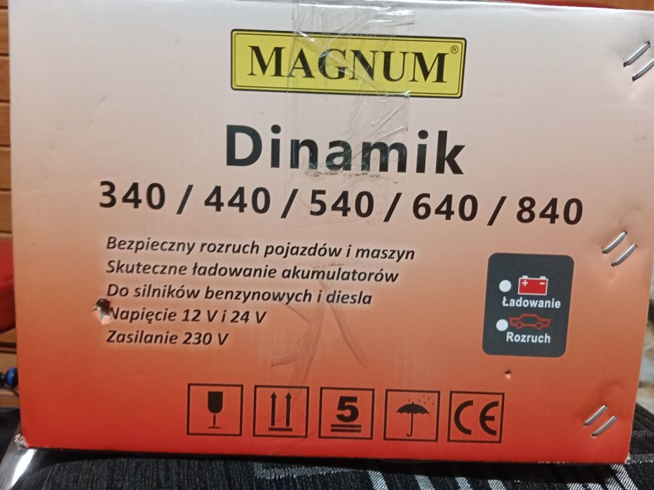 Prostownik z rozruchem 12/24V model 840